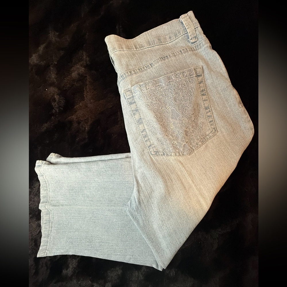 EUC Gloria Vanderbilt Amanda Skimmer Cropped Embellished Jeans Size 6
